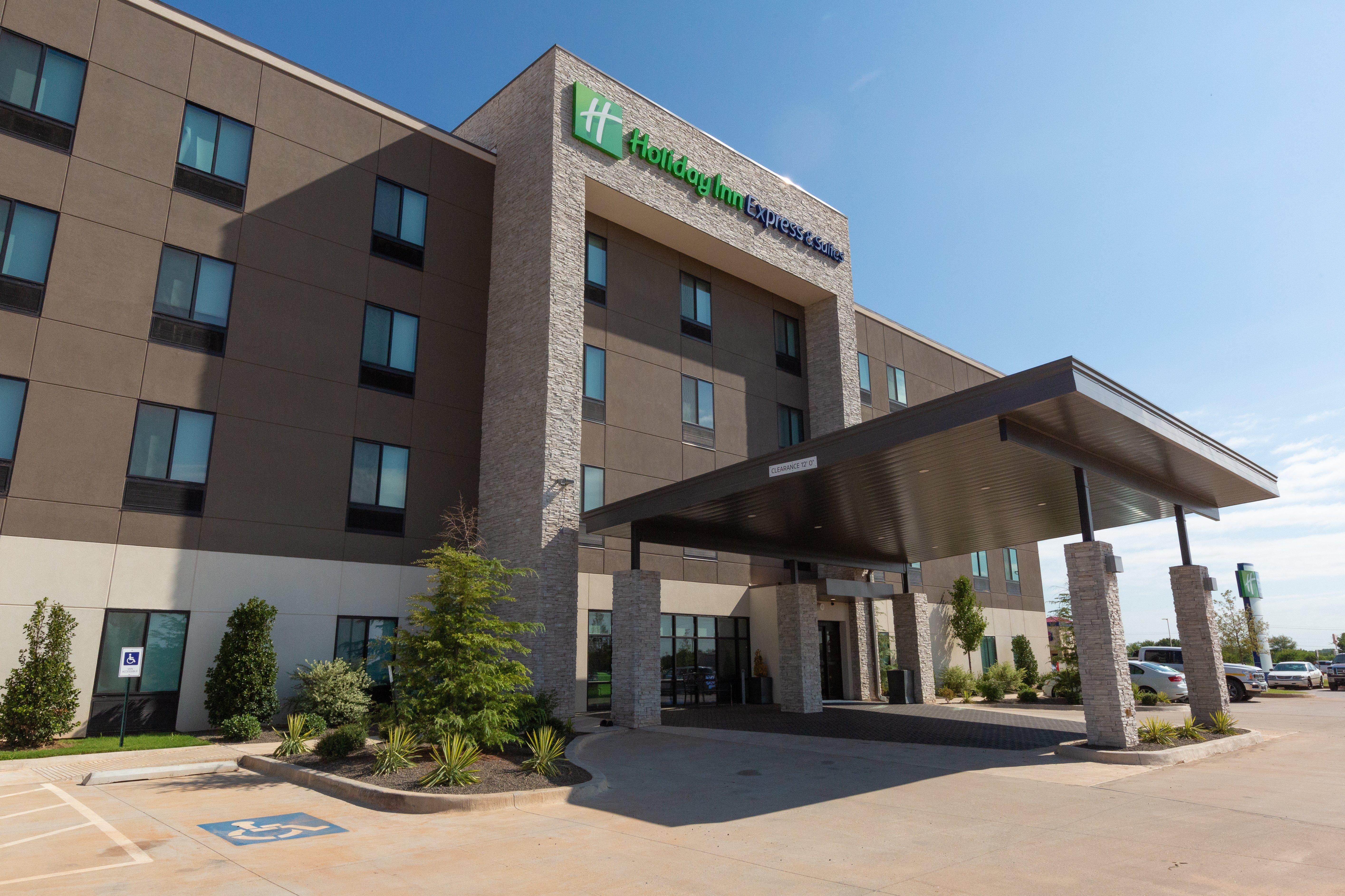Holiday Inn Express & Suites - Kingfisher, An Ihg Hotel Buitenkant foto